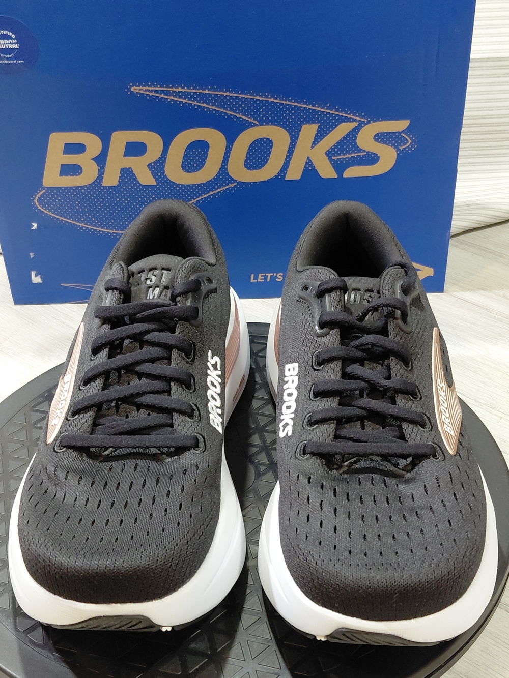 NEW Brooks Womens Ghost Max 3 Running Shoes - Black with Rose Gold SIZE 8B - Picture 4 of 14